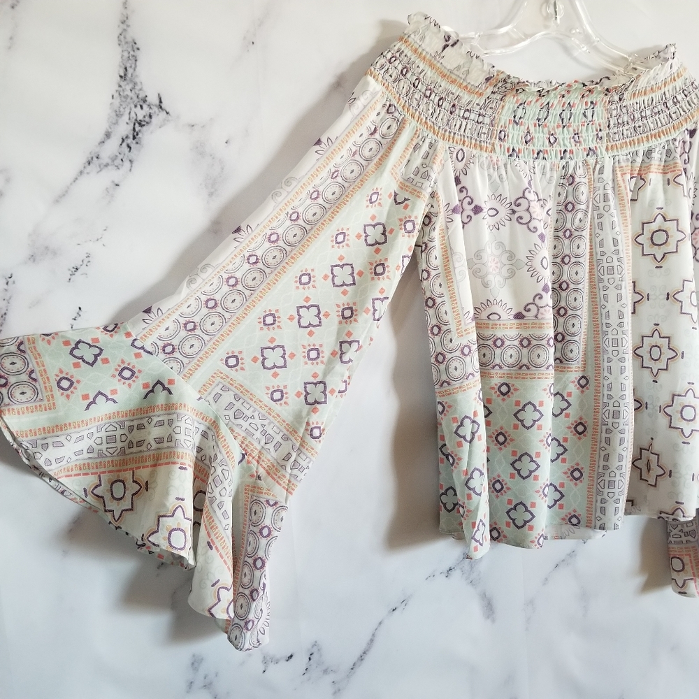 Bobi Black LA Off-Shoulder Bell Sleeves Top - Picture 4 of 10